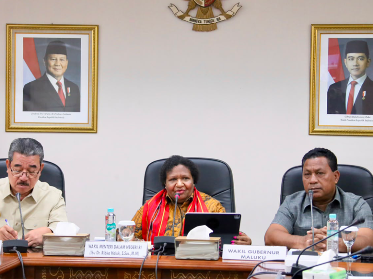 Update: Percepat Pertumbuhan Ekonomi, Wamendagri Ribka Dorong Pemda Maluku Optimalkan Potensi Maritim Hari Ini